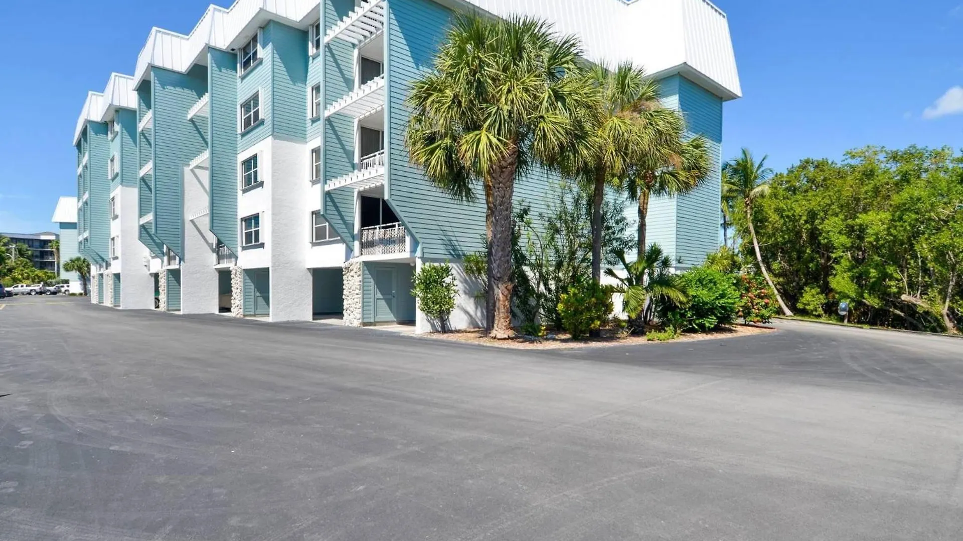 Dune Wind South: Beachside Extended Stay with Pool & Hot Tub Key West Holiday home