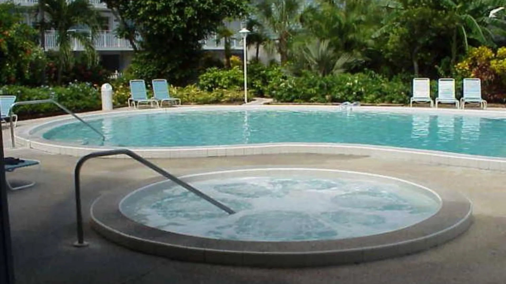 Dune Wind South: Beachside Extended Stay with Pool & Hot Tub Key West