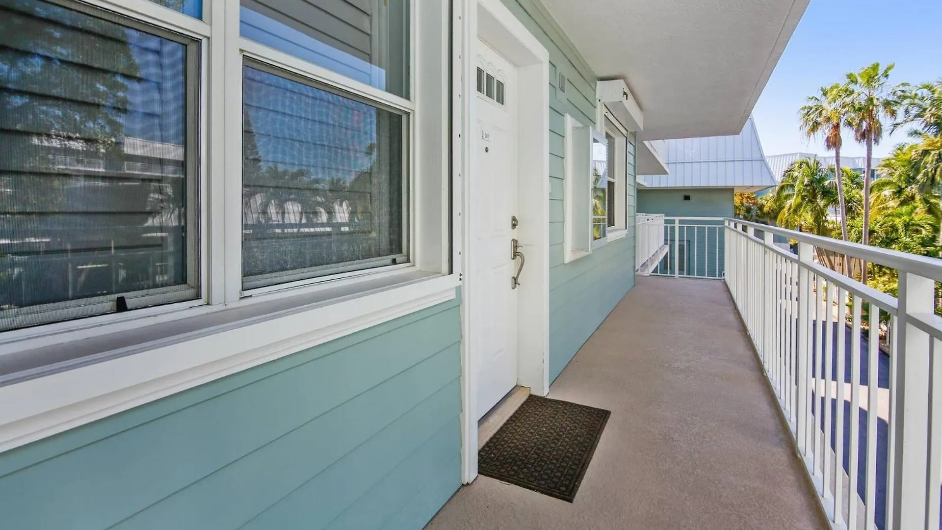 Dune Wind South: Beachside Extended Stay with Pool & Hot Tub Key West 0*,  United States